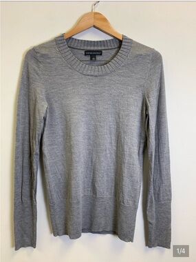 Banana Republic extra fine italian merino Sweater